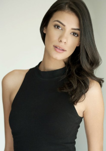 Laysla De Oliveira